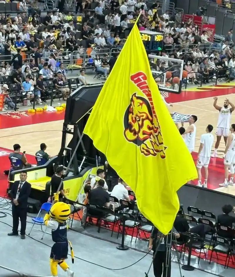kaiyun-广东宏远正式改名!新冠名有意思,杜锋点名崔永熙,徐杰又秀恩爱
